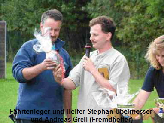 Fährtenleger und Helfer Stephan Übelmesser 
und Andreas Greil (Fremdhelfer)